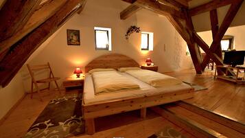 Hochwertige Bettwaren, Zustellbetten, kostenloses WLAN, Bettwäsche