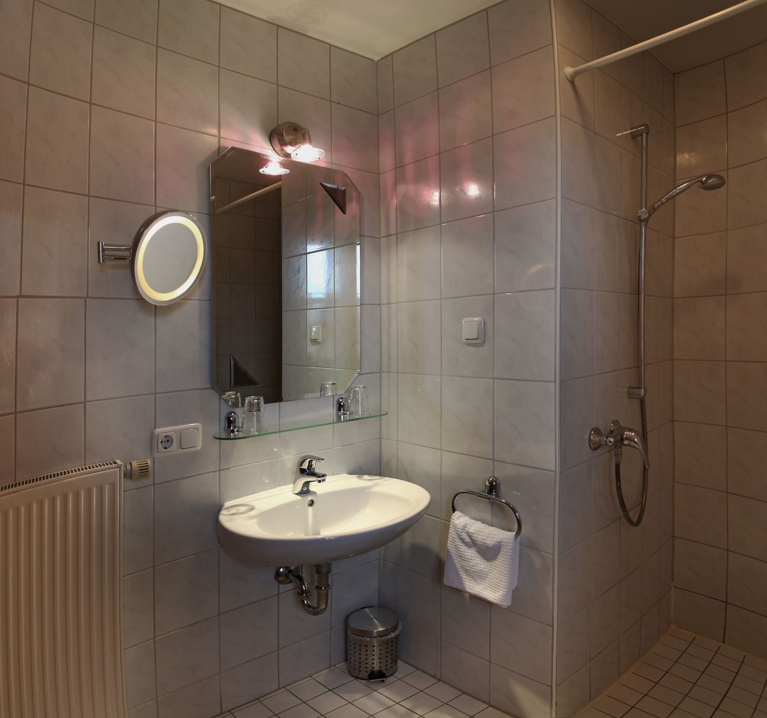 comfort room, non smoking | bathroom | hair dryer, towels