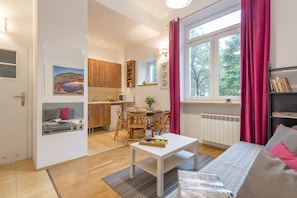Apartment, 1 Bedroom (Wyzwolenia 9 Avenue) | Living room