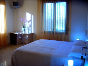 Triple Room | Free cots/infant beds, free WiFi