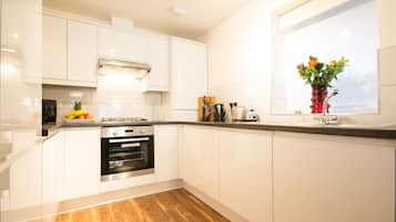 Apartamento, 1 habitación | Cocina privada | Frigorífico, microondas, placa de cocina y lavavajillas