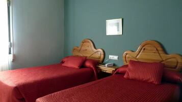 Standard Double Room, Accessible | Desk, blackout drapes, soundproofing, free cribs/infant beds