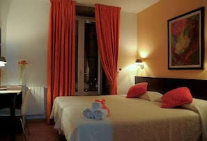 Blackout curtains, free cots/infant beds, free WiFi