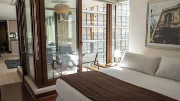 Family Apartment | 2 bedrooms, in-room safe, iron/ironing board, free WiFi