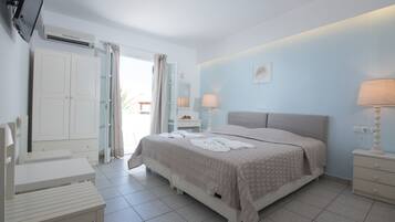 Classic-Doppel- oder -Zweibettzimmer, eingeschränkter Meerblick | Schallisolierte Zimmer, Bügeleisen/Bügelbrett, kostenloses WLAN