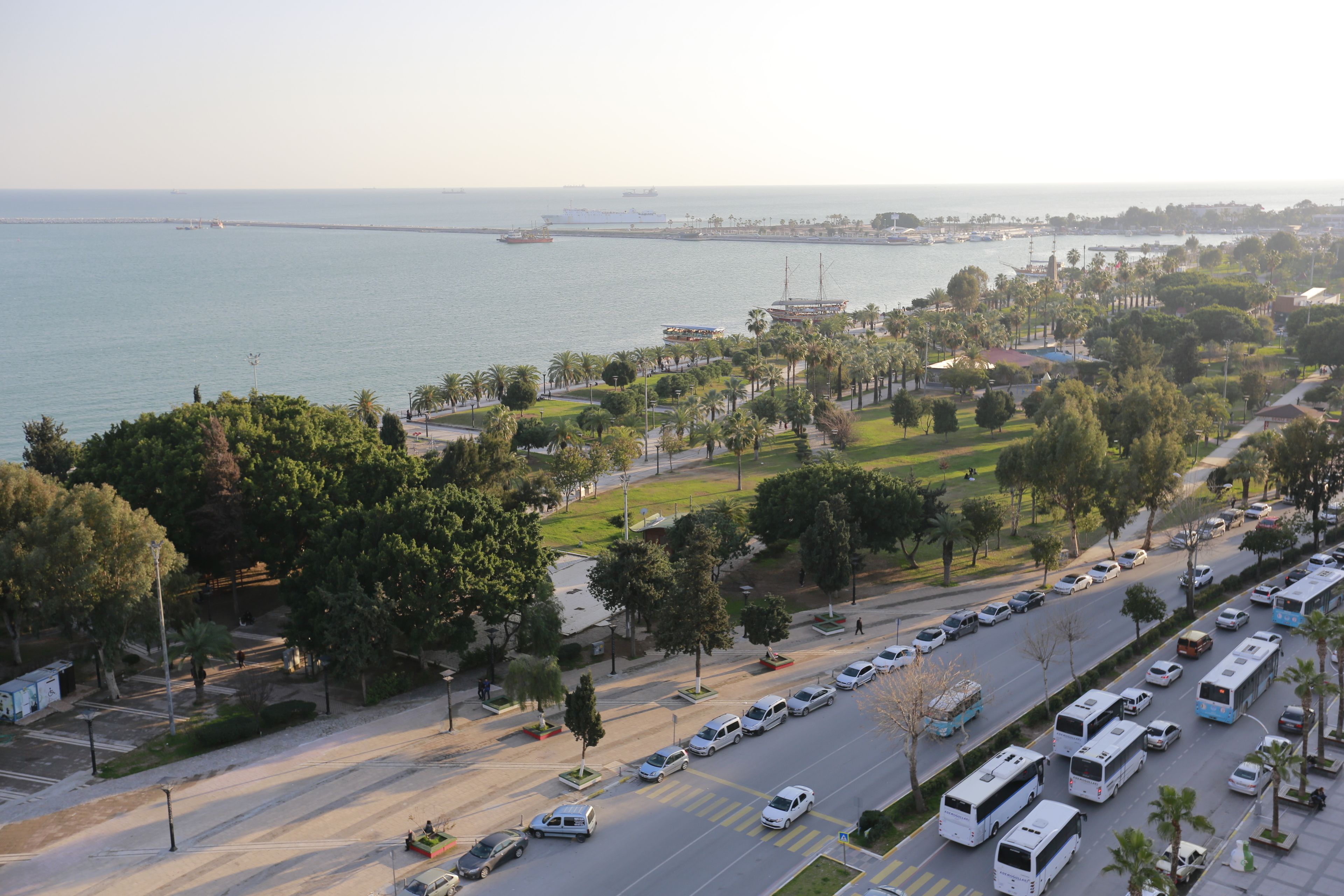 حمّام سباحة طبيعي