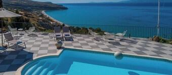 Garbis Villas