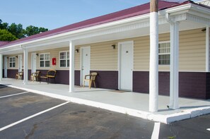 Vista frontal de la propiedad