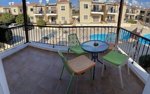 Appartement, 2 chambres, vue piscine | Balcon