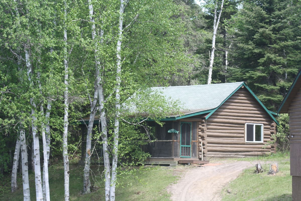 Tavanomainen mökki, järvinäköala (1)