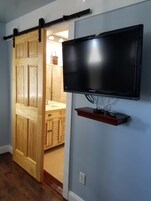 Queen Bed | Premium bedding, individually decorated, individually furnished