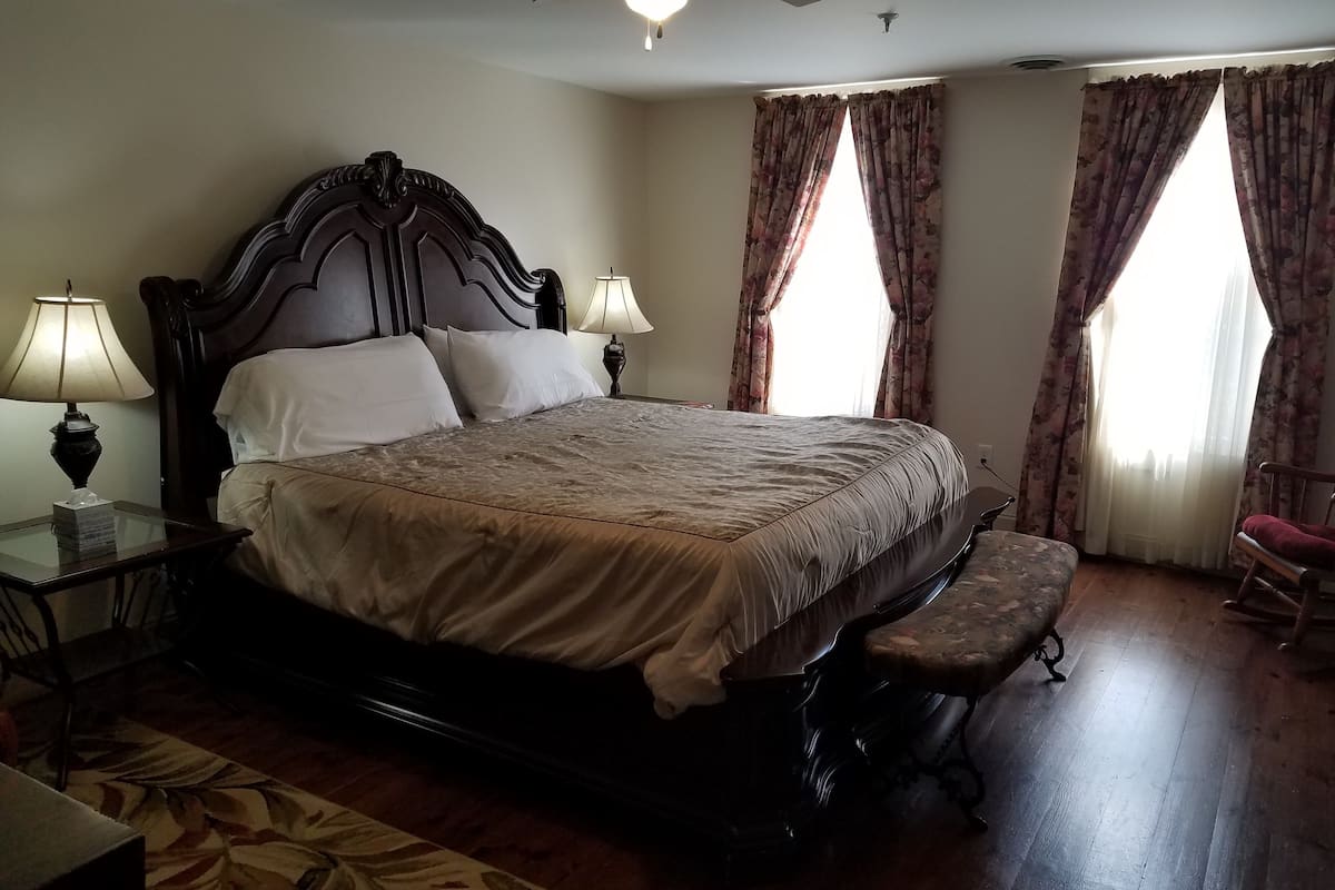 Habitación, 1 cama King size | Ropa de cama de alta calidad, insonorización y wifi gratis 
