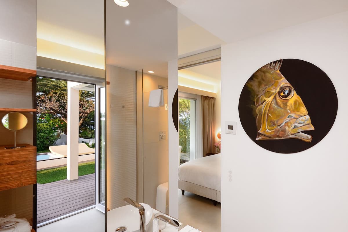 1 bedroom, egyptian cotton sheets, premium bedding, down duvets