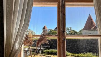 Deluxe Double or Twin Room (With Castle View) | Lake view