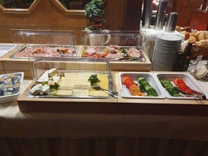 매일 뷔페 무료 아침 식사 포함