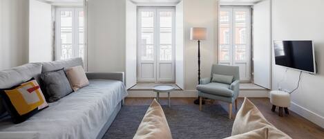 Appartement, 1 chambre | Coin séjour | Télévision à écran plat de 43 pouces avec chaînes par câble, télévision