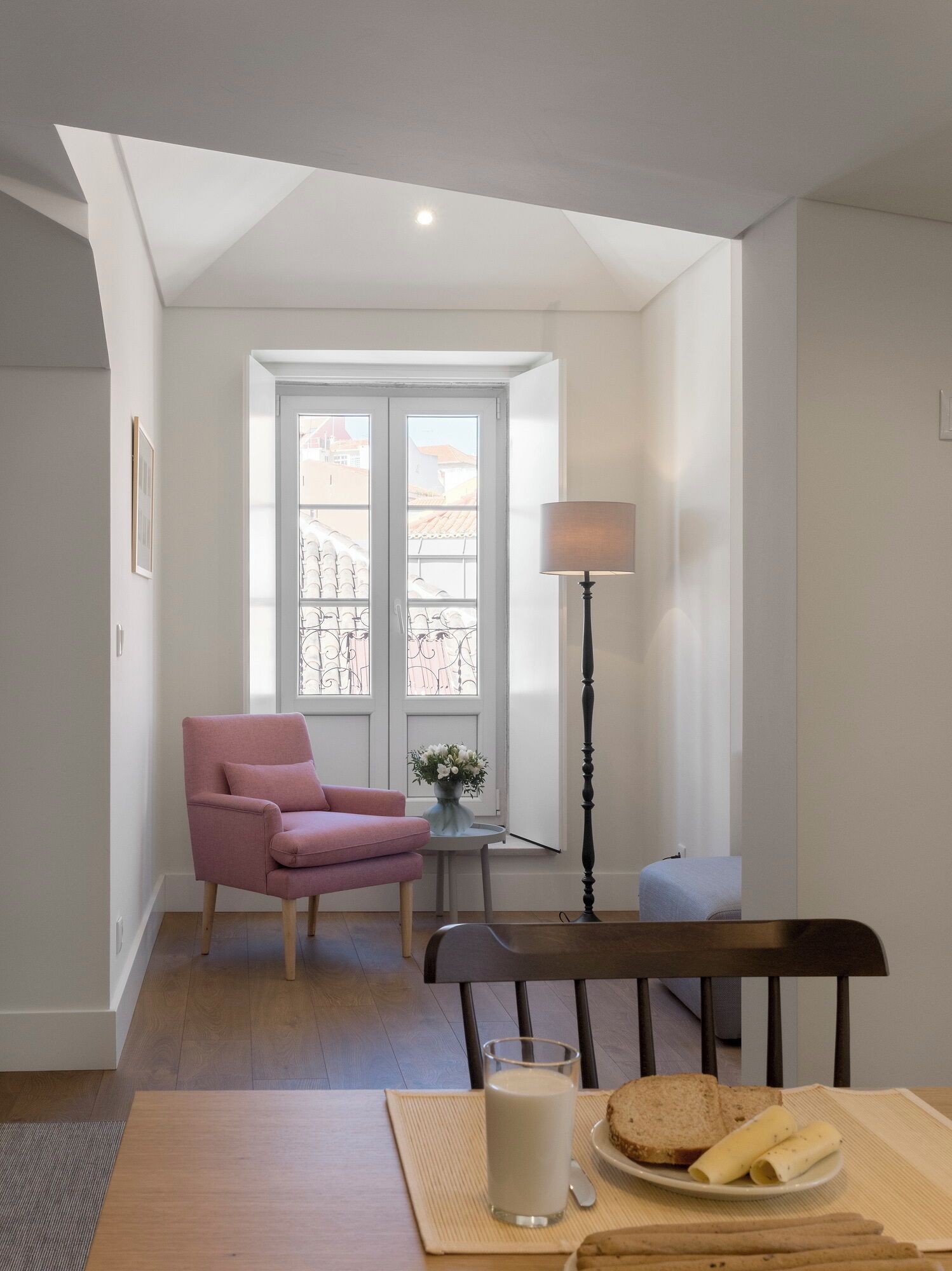 One Bedroom Apartment | Living area | 43-inch flat-screen TV with cable channels, TV