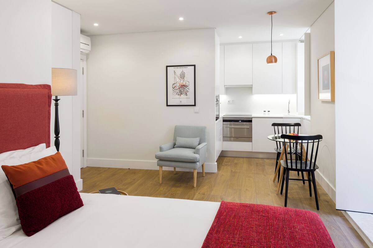 Studio | Premium bedding, memory-foam beds, in-room safe, laptop workspace