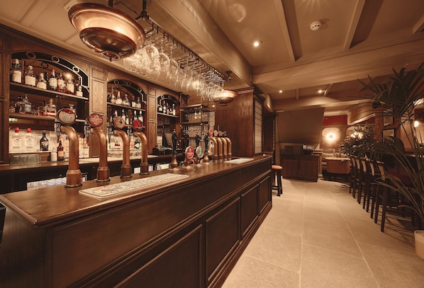 Bar (trong khuôn viên)
