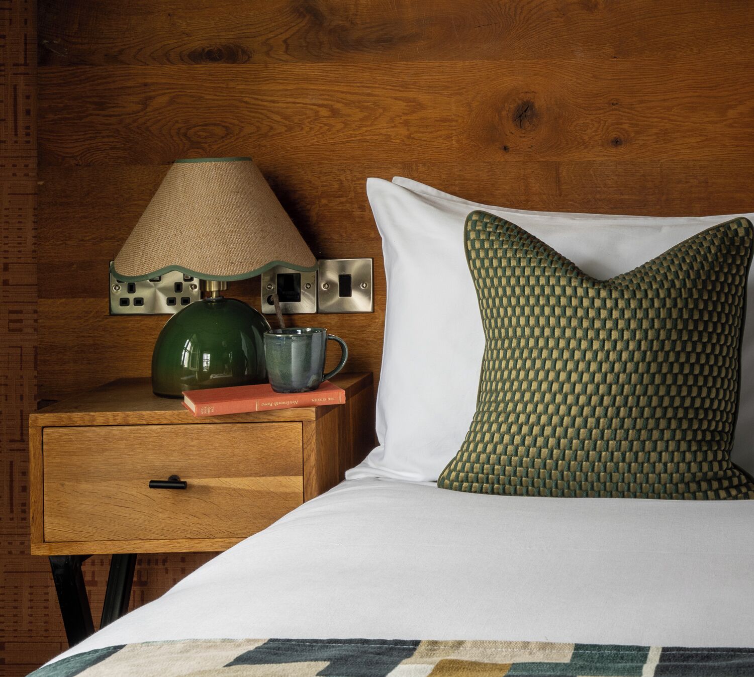 Laptop workspace, free WiFi, bed sheets, wheelchair access