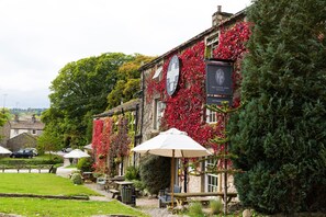 Front of property - Lister Arms (Skipton)