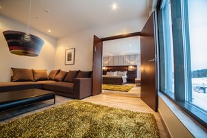 套房, 桑拿浴, 山景 | 高档床上用品、熨斗/熨板、免费婴儿床、免费 WiFi