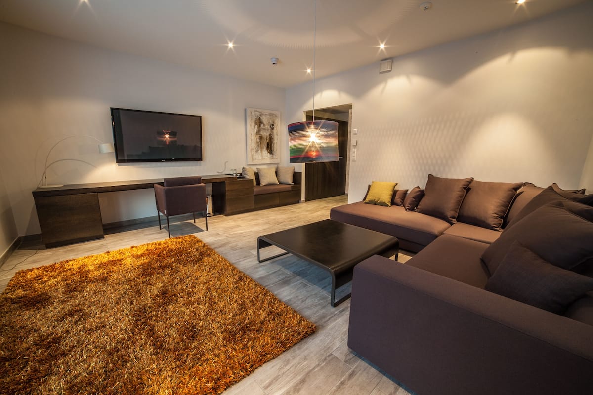 Suite, Sauna, Bergblick | Hochwertige Bettwaren, Bügeleisen/Bügelbrett, kostenlose Babybetten