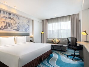 Deluxe Room | Minibar, in-room safe, desk, soundproofing - Mercure Jakarta Cikini (Jakarta)