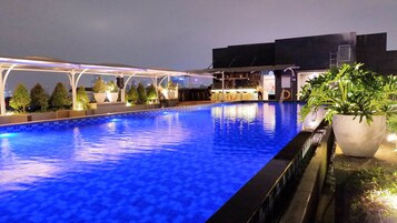 Kolam renang outdoor