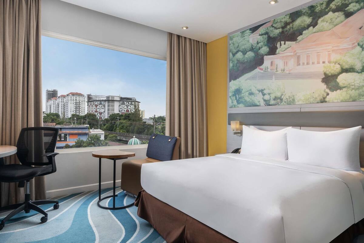 Privilege, Room, 1 Queen Bed