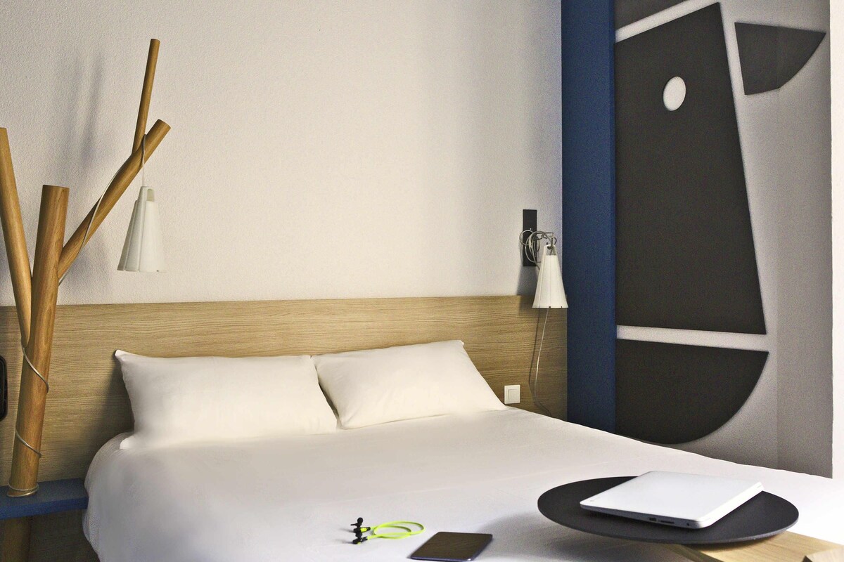 Standard Room, 1 Katil Bujang (Single) | Peralatan tempat tidur premium, meja, ruang kerja komputer riba 