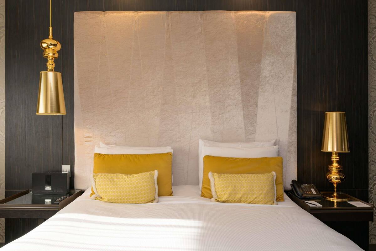 Habitación ejecutiva, 1 cama King size (Club Access) | Ropa de cama de alta calidad y minibar 