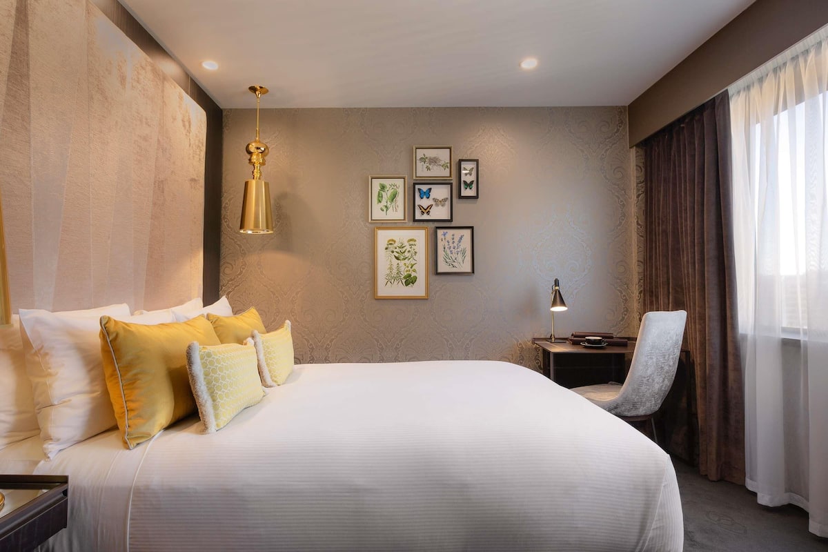 Ropa de cama de alta calidad y minibar