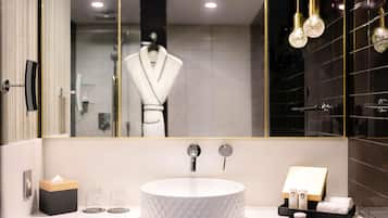 Ropa de cama de alta calidad y minibar