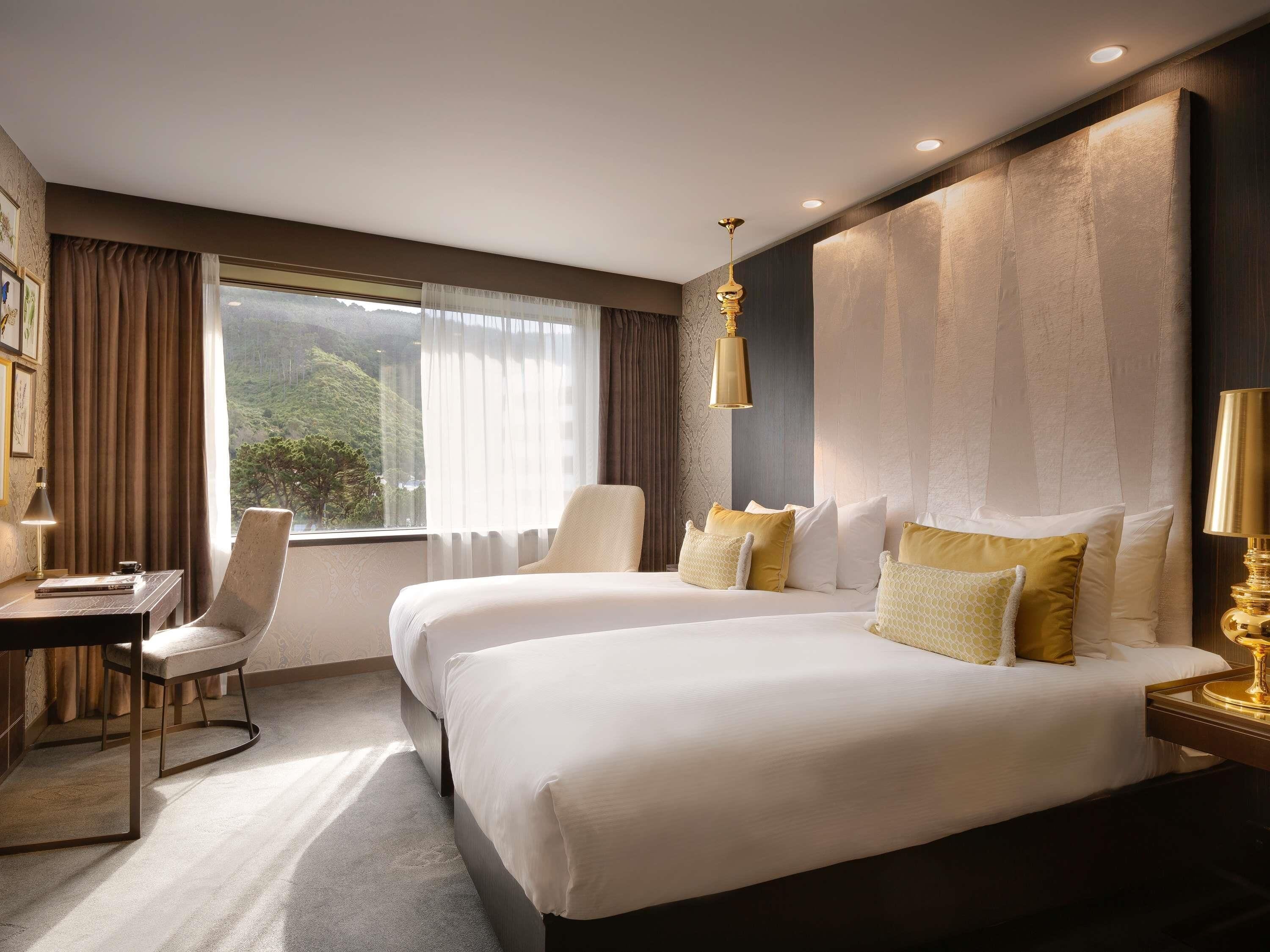 Superior-huone, 2 yhden hengen sänkyä | Ylelliset vuodevaatteet, minibaari, tallelokero huoneessa, työpöytä