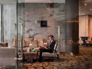 Luxury Room, 1 King Bed, Club lounge access | Premium bedding, minibar, in-room safe, desk - Sofitel Wellington (Wellington)