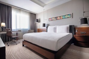 Suite, 1 Queen Bed | Premium bedding, minibar, in-room safe, desk - Grand Harilton Hotel (Istanbul)