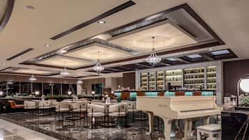 2 bars/lounges, poolside bar