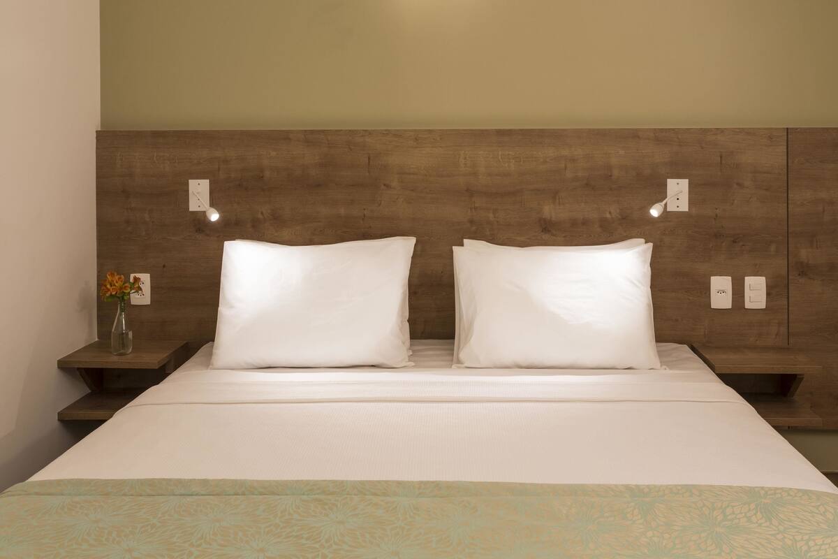 1 bedroom, hypo-allergenic bedding, minibar, in-room safe