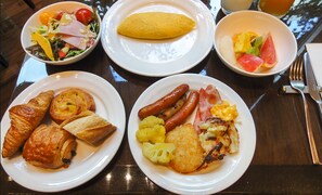 Daily buffet breakfast for a fee