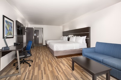 Holiday Inn Express and Suites Lincoln I - 80 by IHG