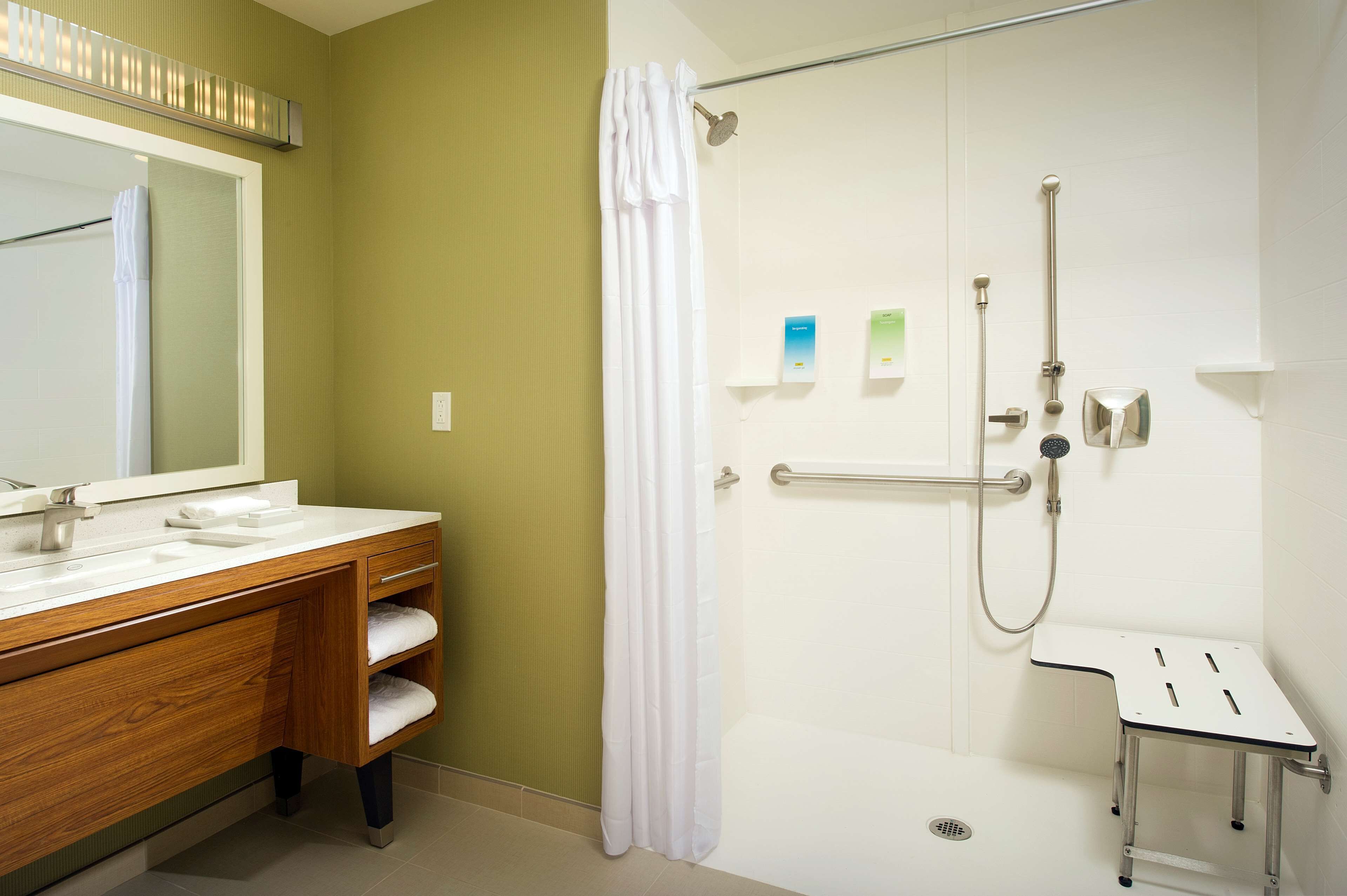 suite, 1 king bed, accessible, non smoking (roll-in shower) | bathroom shower