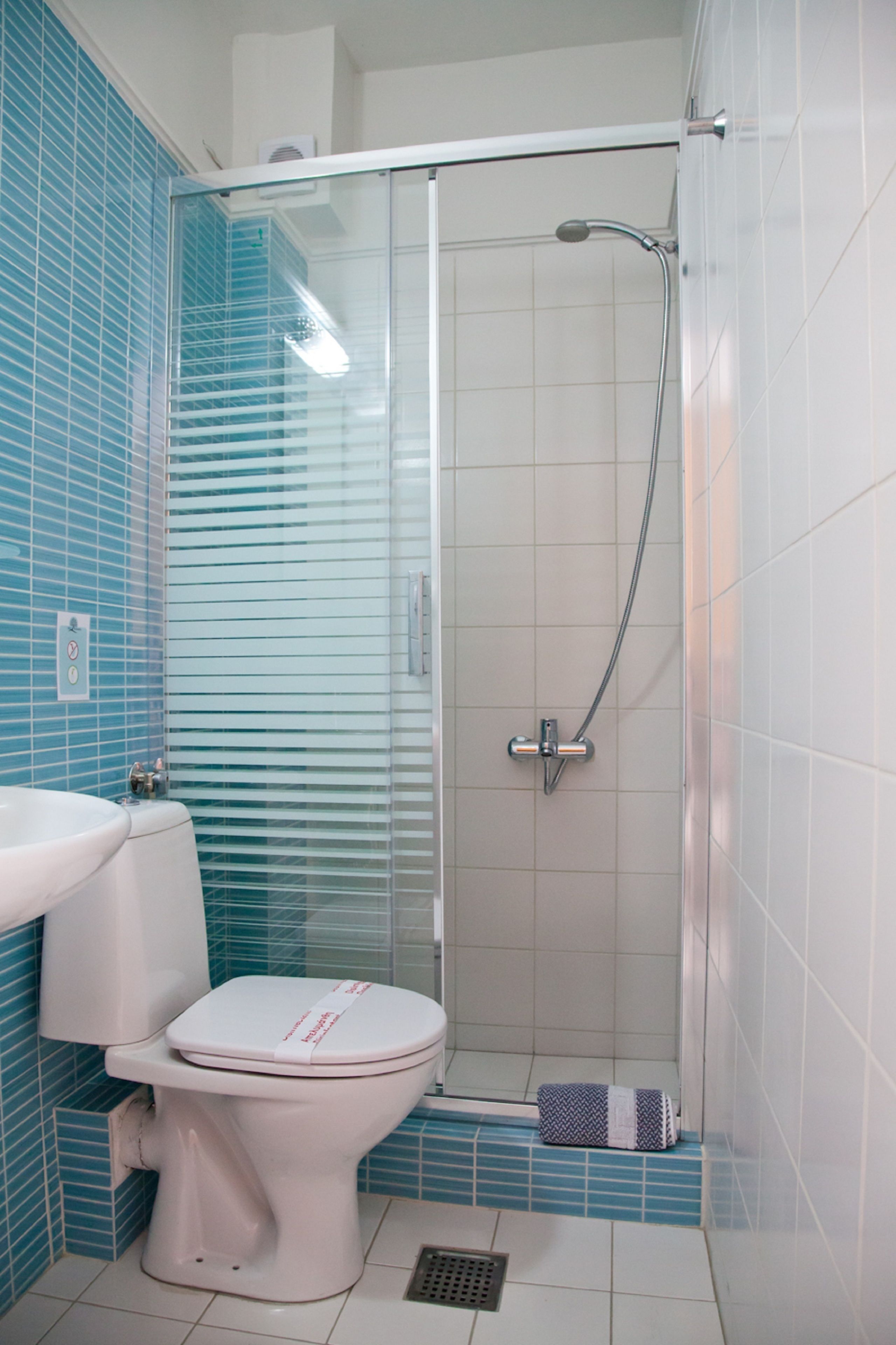 studio (2 adults) | bathroom | shower, free toiletries, hair dryer, towels