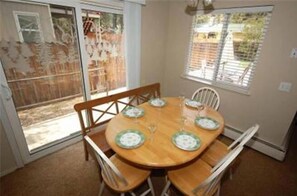 House, 3 Bedrooms | In-room dining - 913 Patricia Lane (South Lake Tahoe)