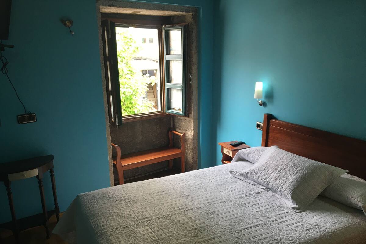 Kamar Double | Kedap suara, tempat tidur bayi gratis, Wi-Fi gratis, dan seprai linen