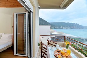 Triple Room, Sea View | Balcony view - Pharos Rooms (Istiaia-Aidipsos)