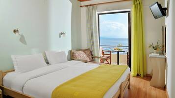 Twin Room, Sea View | Desk, free cribs/infant beds, free WiFi