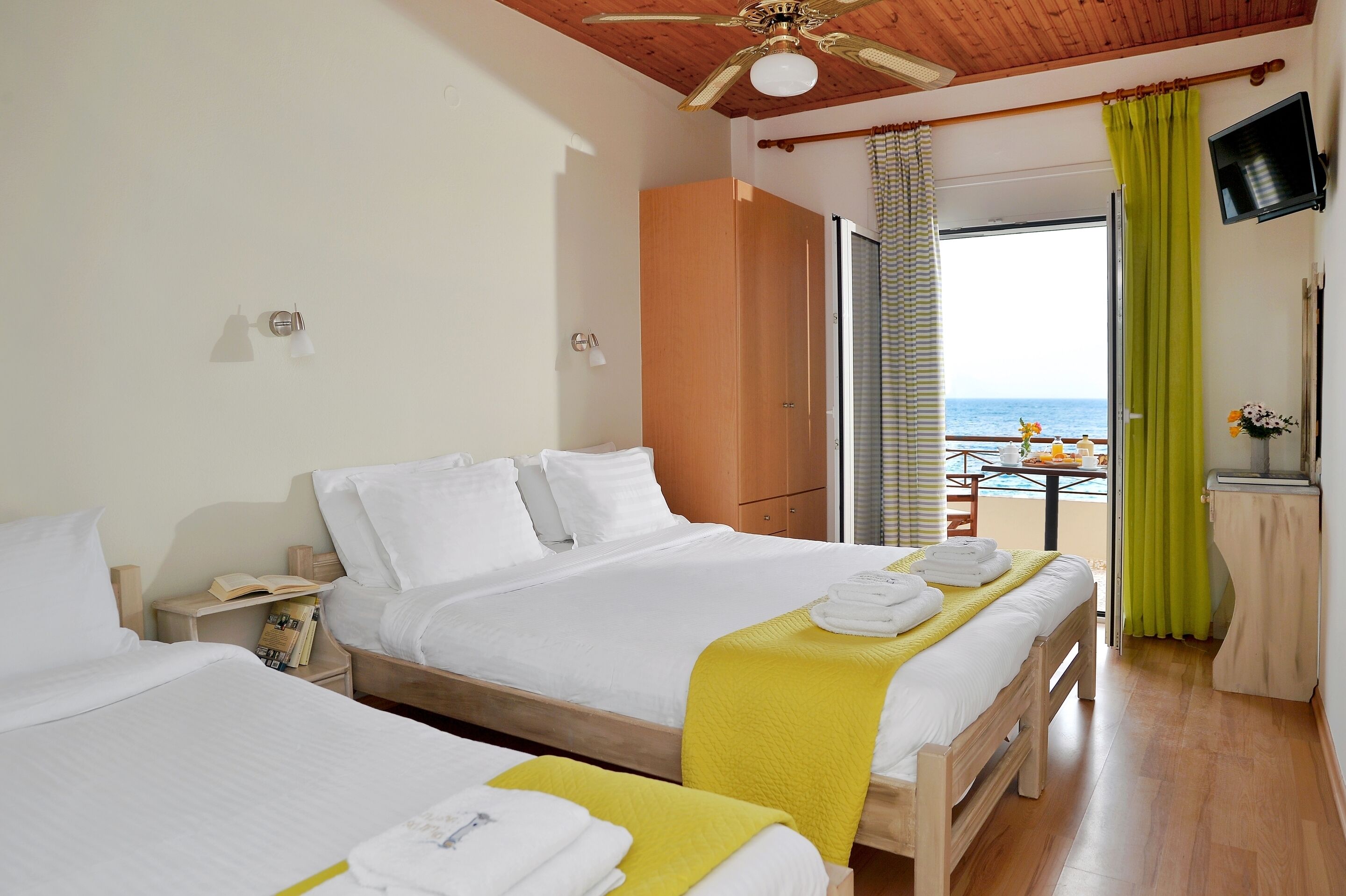 Cunas gratuitas, wifi gratis y ropa de cama 