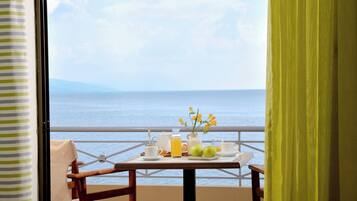 Quarto duplo, vista para o mar | Vista da sacada