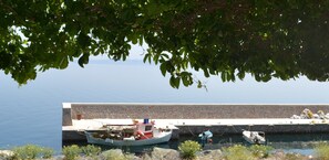 Petit déjeuner, déjeuner et dîner servis sur place